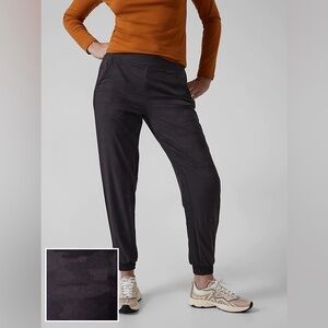 Athleta Brooklyn Lined Camo Jogger Black Size 4